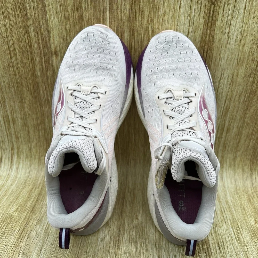Saucony Triumph 22 Women's Size 8.5 Mauve Purple Running Shoes S10964-240
